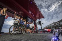 La presentación de los equipos de la Vuelta a España femenina.