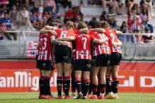 Las leonas celebran la victoria ante el Atlético en Lezama