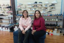 Beatriz y Marta en su tienda