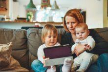 Madres de más de 40 años - Economía