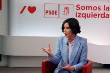 Andrea Fernández en la sede del PSOE