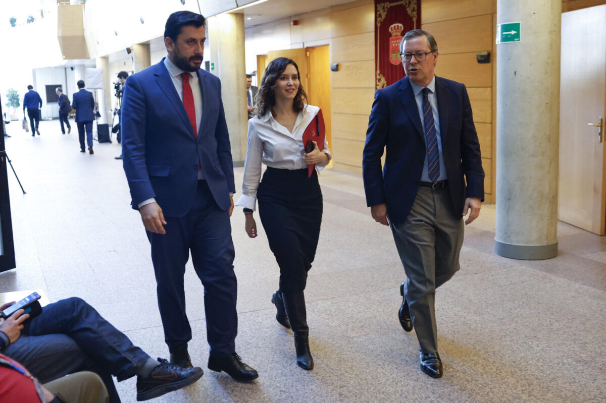 La presidenta de la Comunidad de Madrid, Isabel Díaz Ayuso, a su llegada al pleno de la Asamblea de Madrid.