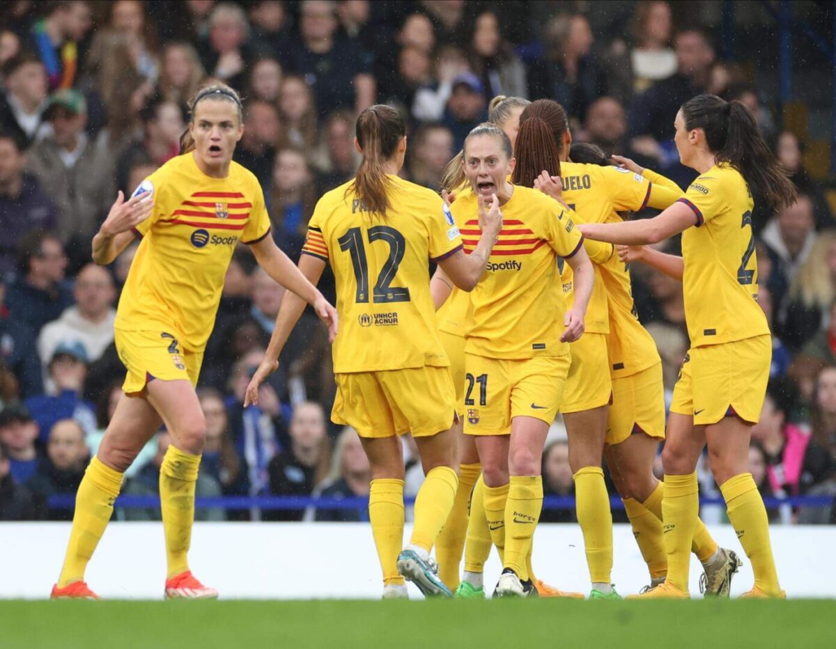 Las blaugrana remontan ante el Chelsea para volver a estar en Champions. EFE