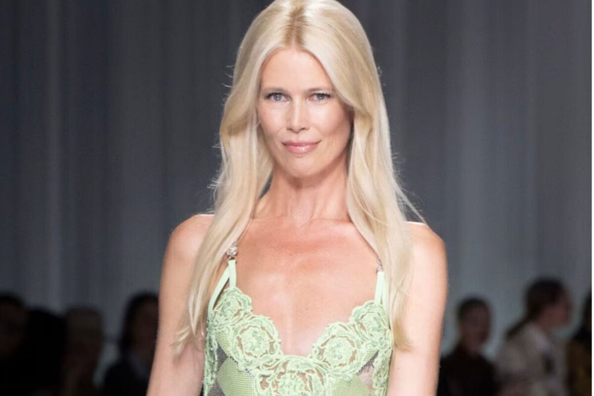 Claudia Schiffer, en un desfile de Versace