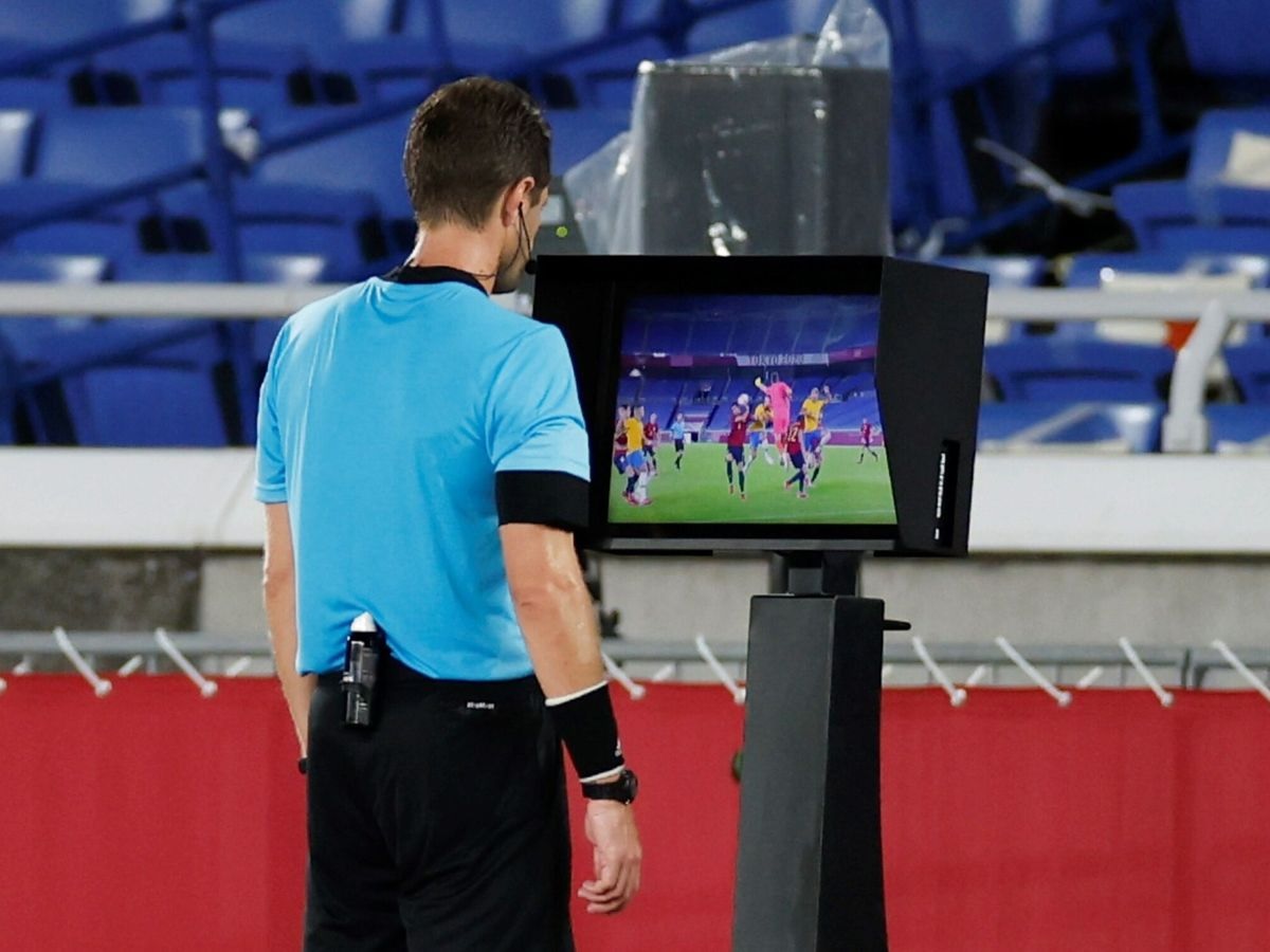 El VAR en el fútbol femenino - Deportes