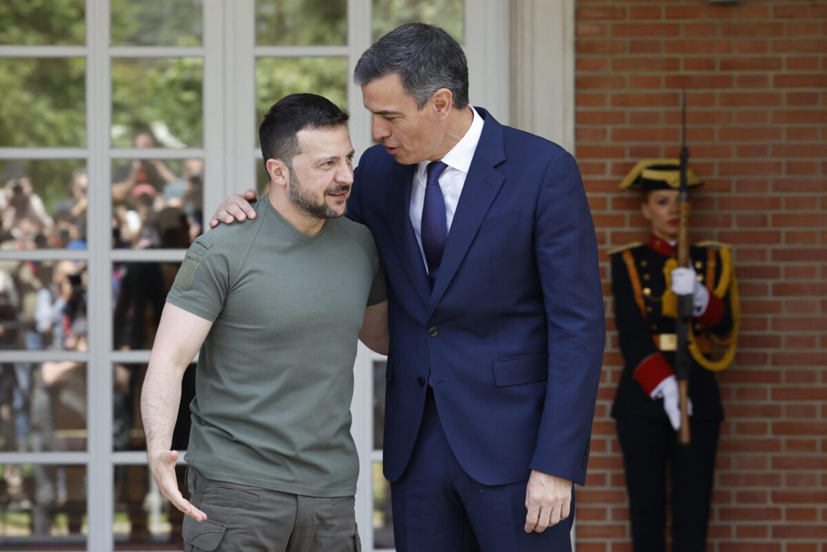 Zelenski se ha desplazado al Palacio de la Moncloa tras ser recibido por el Rey en Barajas