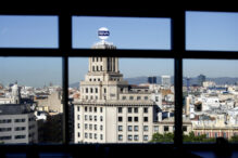 Vista de la antigua sede del BBVA en la Plaza de Cataluña de Barcelona, este jueves.