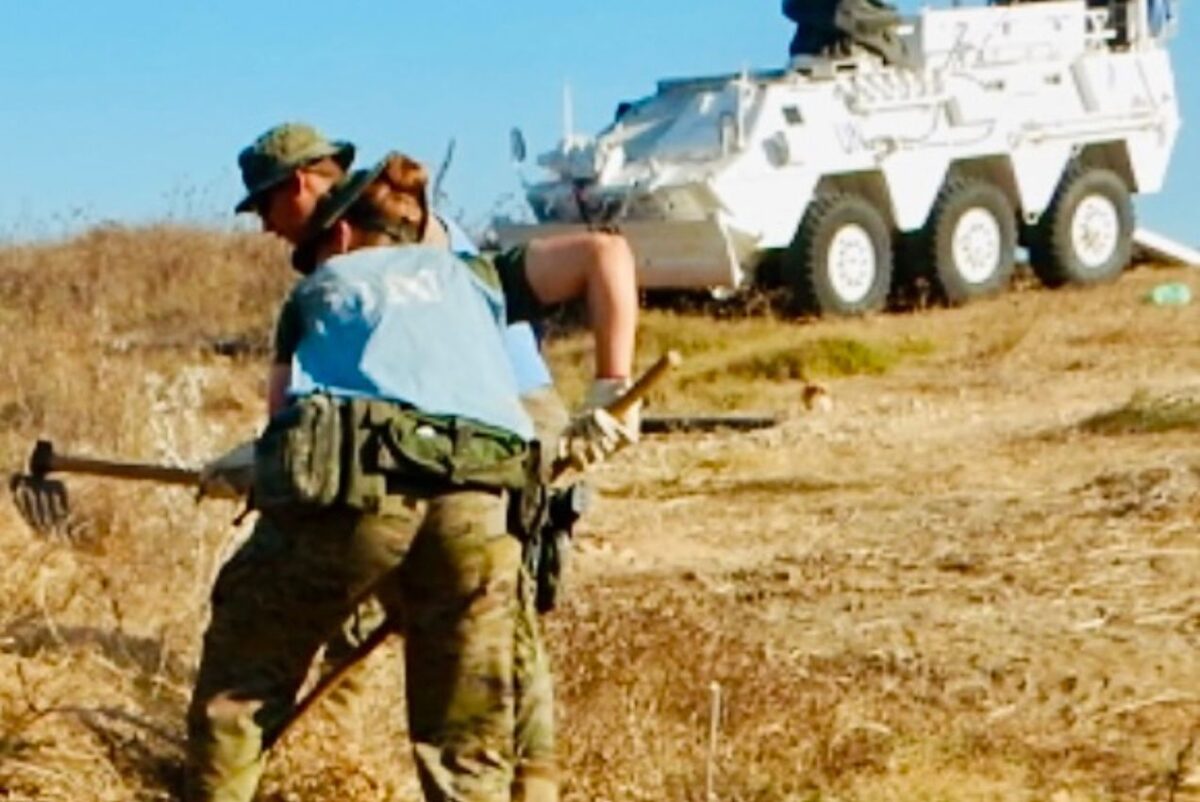 La capitán de Blas, durante una misión en Líbano