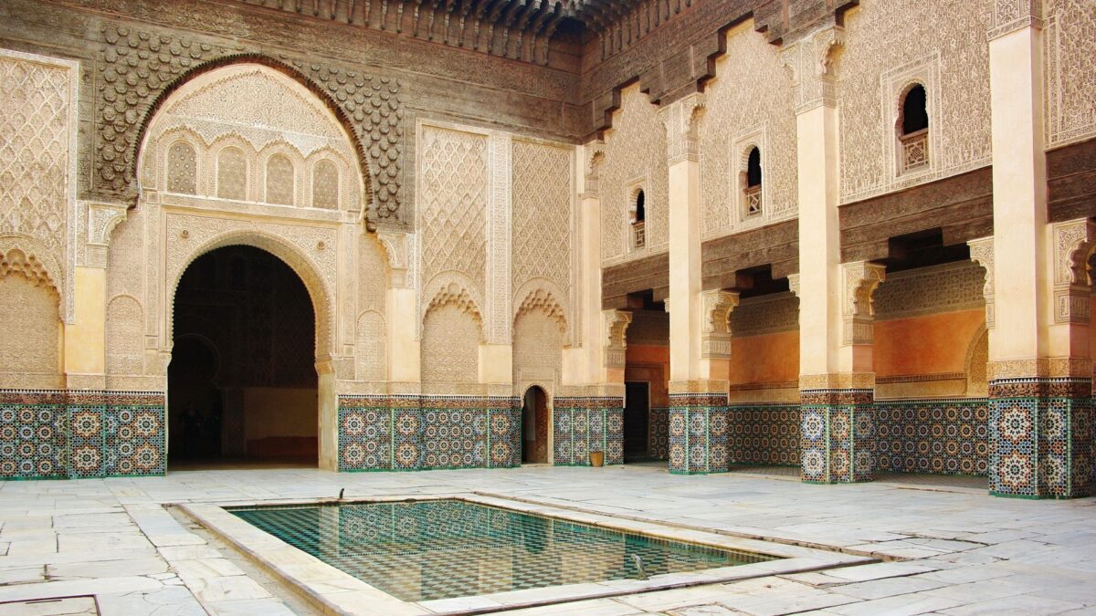 Patio de un hotel en Marrakech.