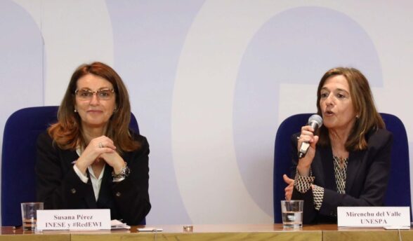 De izq. a dcha. Susana Pérez, directora general de Inese, y Mirenchu del Valle, presidenta de Unespa.