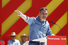 El secretario general del PSOE y presidente del Gobierno, Pedro Sánchez, interviene en un acto electoral del PSC este sábado en Barcelona.