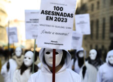 Manifestación organizada por colectivos feministas hacia el Ministerio de Igualdad para pedir que se contabilicen de forma oficial todos los feminicidios.