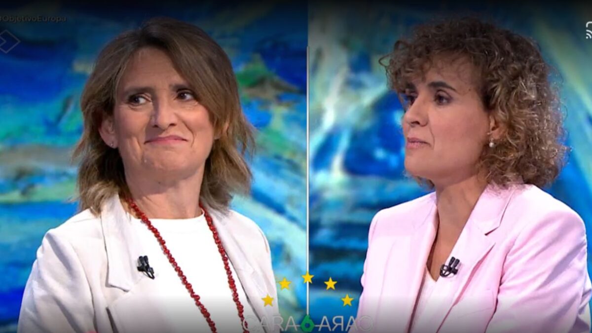 Un instante del cara a cara entre Teresa Ribera y Dolors Montserrat