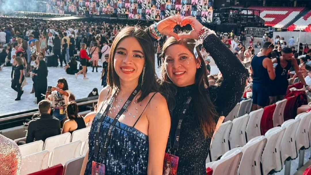 Los swifties peregrinan donde haga falta y llevan la taylormanía casi en la sangre