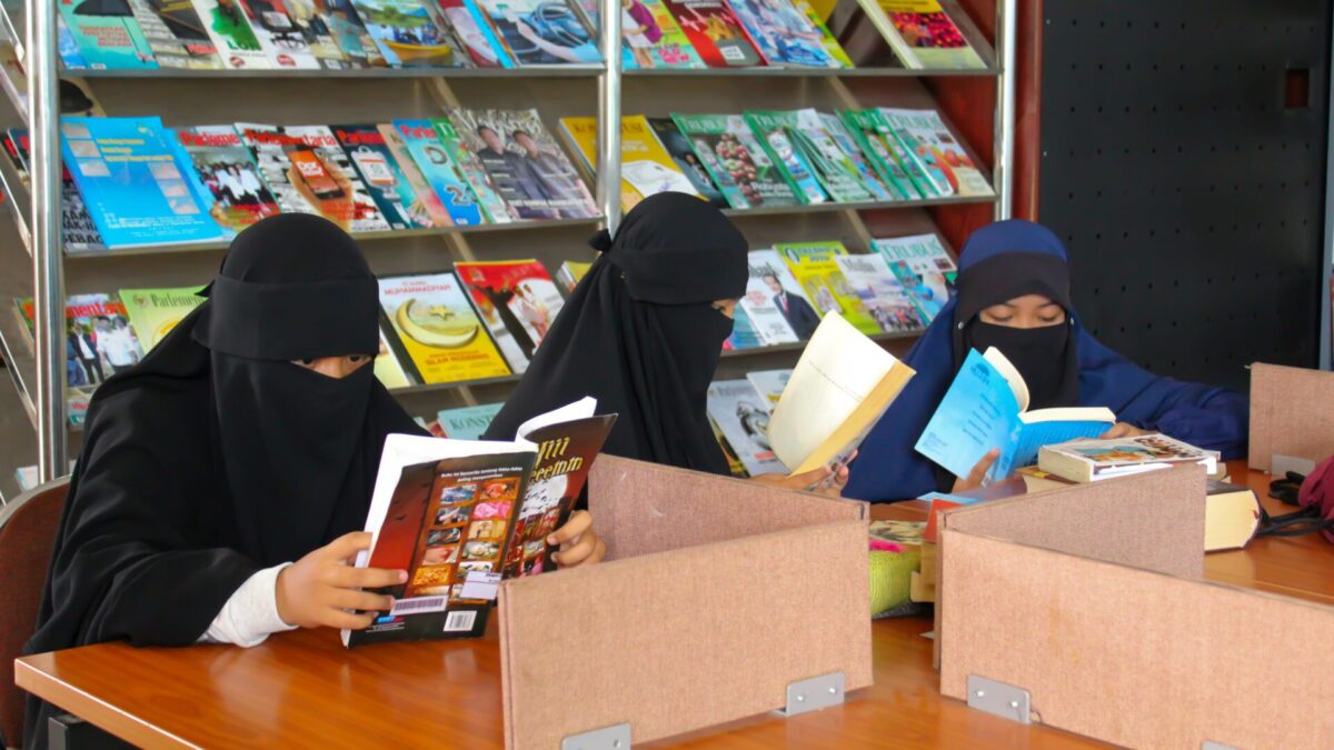 Niñas con niqab