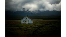 una casa aislada en el campo