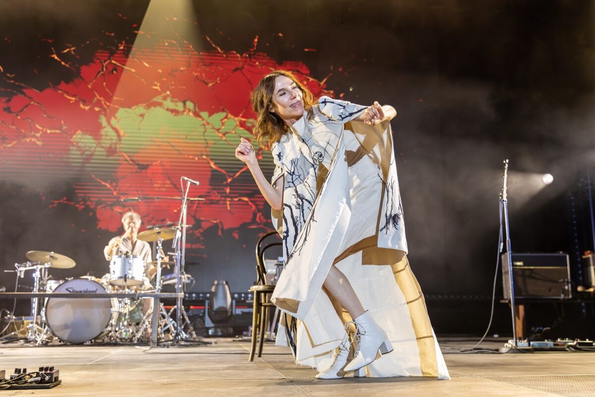 PJ Harvey, en su concierto en Las Noches del Botánico 2024