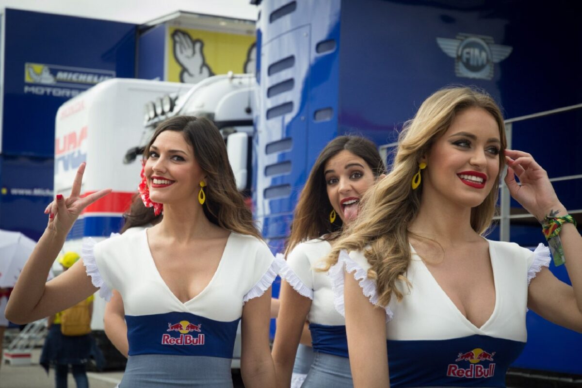 Azafatas en MotoGP - Deportes