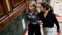 Yolanda Díaz e Irene Montero tras una sesión del Congreso de los Diputados