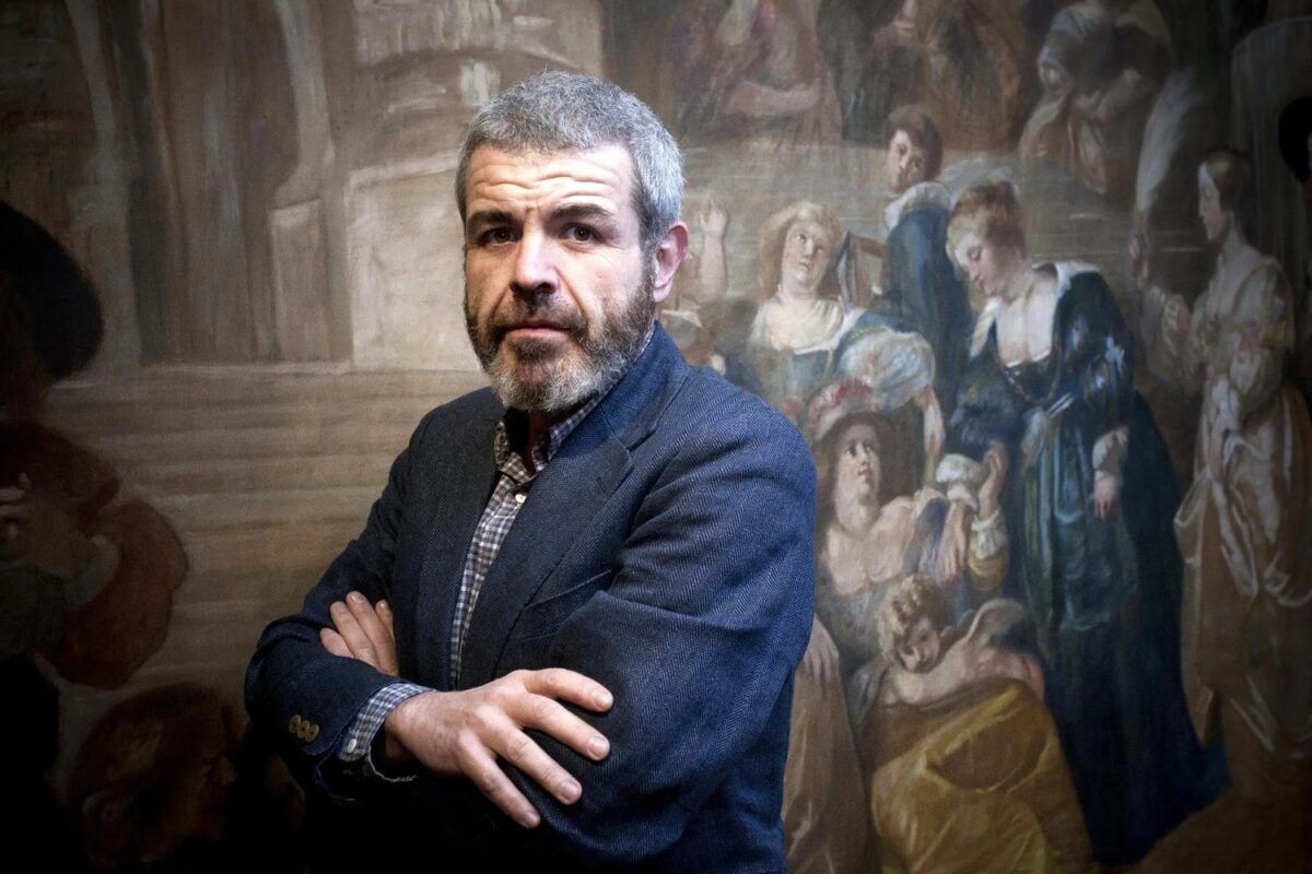 Lorenzo Caprile - Sociedad