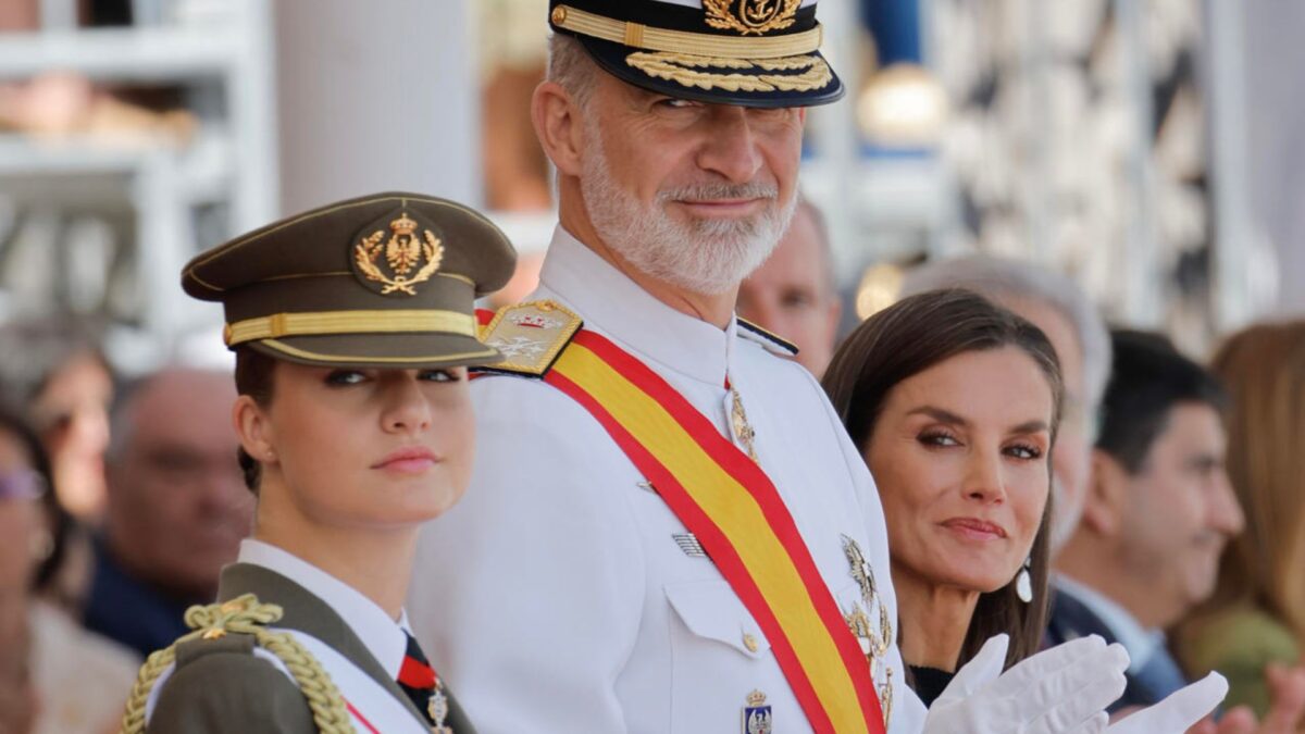 Los Reyes, junto a la Princesa Leonor, en Marín