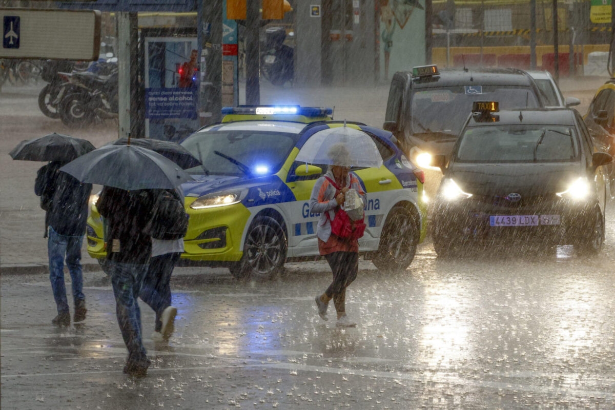 Lluvia en Barcelona - Sociedad