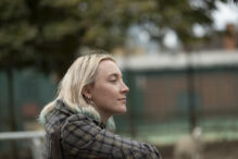 La actriz Saoirse Ronan protagoniza 'Outrun', la nueva película de la directora Nora Fingscheidt