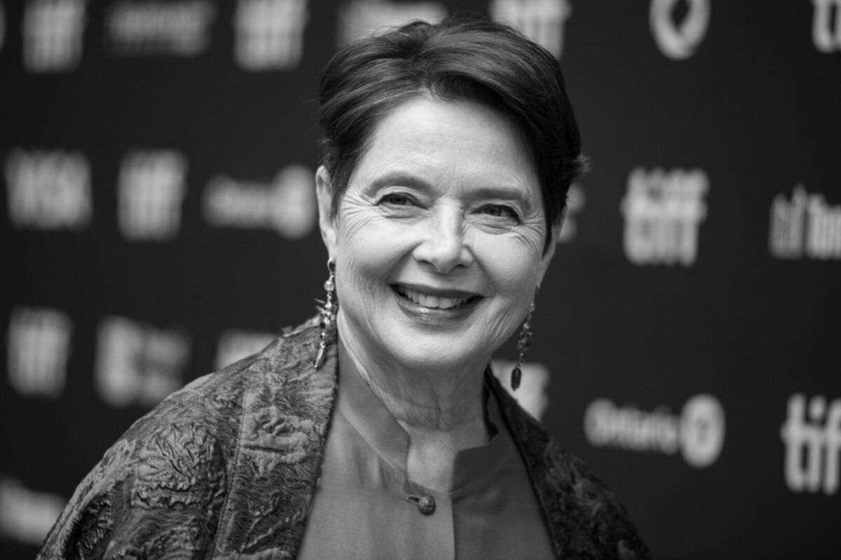 La actriz italiana Isabella Rossellini protagoniza, junto a Ralph Fiennes, la película 'Cónclave'