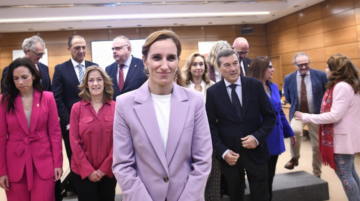 La ministra de Sanidad, Mónica García, durante el pleno del Consejo Internacional del Sistema Nacional de Salud (CISNS) el pasado octubre