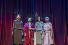 'La mujer fantasma' es la nueva obra del Centro Dramático Nacional, dirigida por Mariano Tenconi