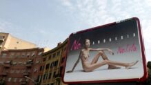 Imagen de la modelo anoréxica Isabelle Caro, retratada desnuda para la campaña No Anorexia de la empresa de Padua Nolita
