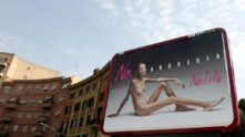 Imagen de la modelo anoréxica Isabelle Caro, retratada desnuda para la campaña No Anorexia de la empresa de Padua Nolita
