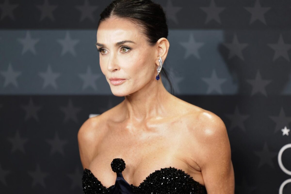 Demi Moore asiste a la 30 edición de los Critics Choice Awards