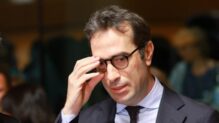 El ministro español de Economía, Comercio y Empresa, Carlos Cuerpo asiste a una reunión de ministros de Comercio de la UE en la ciudad de Luxemburgo, Luxemburgo, el 7 de abril de 2025.