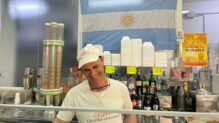Sebastián Padrón es el dueño de la Gelateria artesanale Padron, la favorita del Papa Francisco