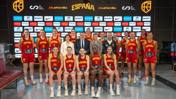 Plantilla de la Selección de Baloncesto Femenino antes de la concentración