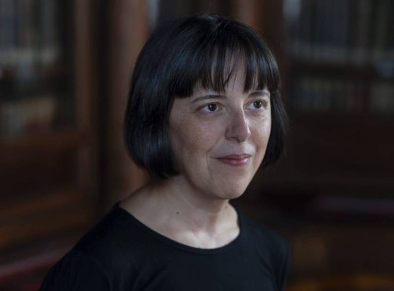 Pilar Adón