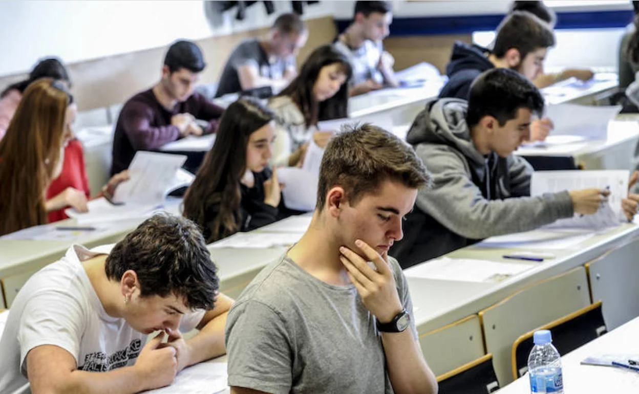 El corrector de exámenes de la PAU que pone en alerta a los estudiantes