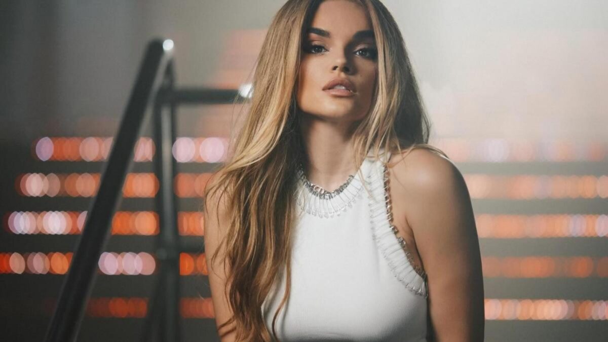 La cantante Melody, en un fotograma de su nuevo tema, 'El apagón'