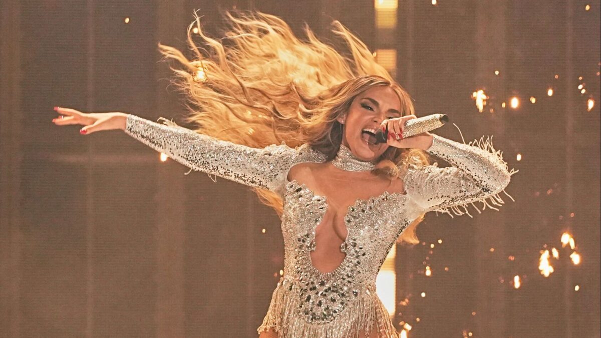 Melody, en su actuación en la final de Eurovisión