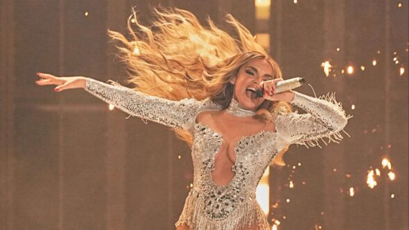 Melody, en su actuación en la final de Eurovisión
