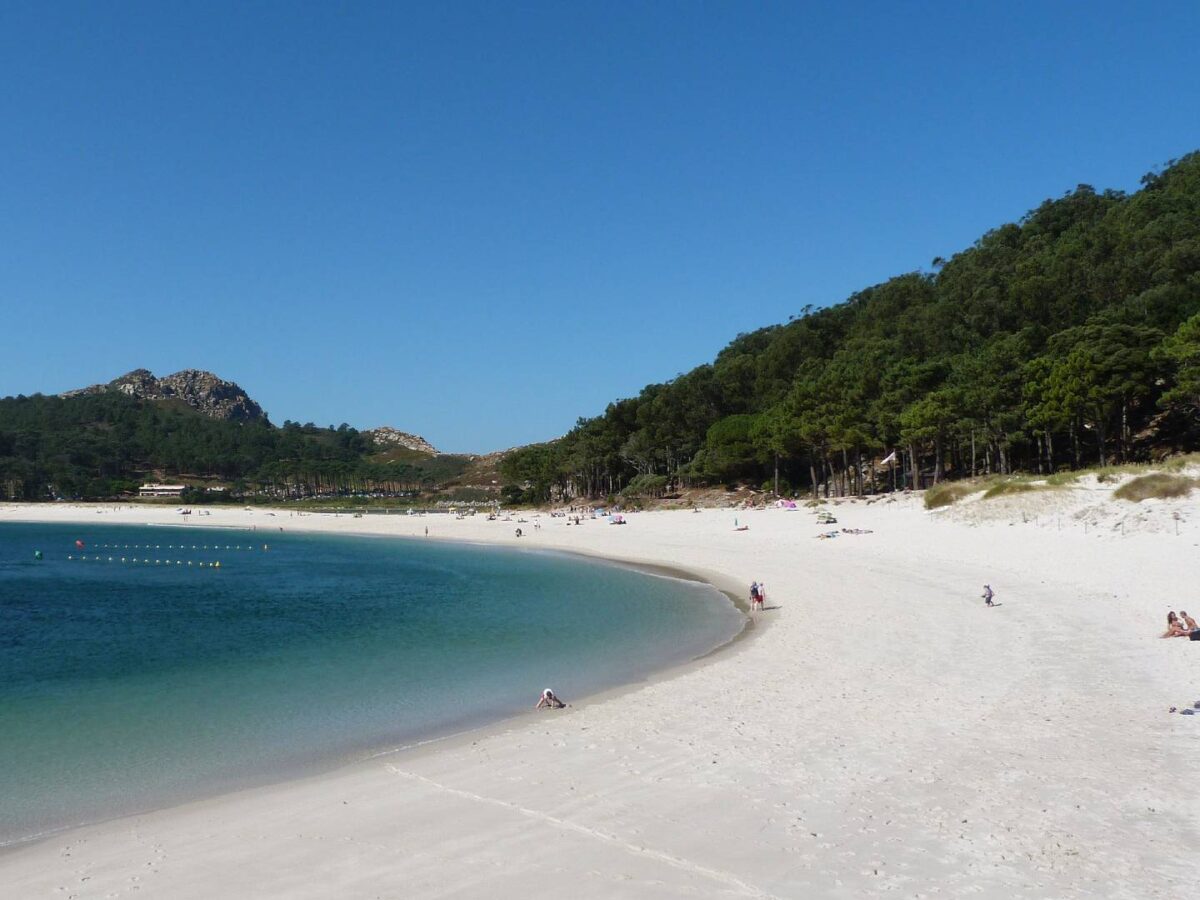 Playa de Rodas - Sociedad