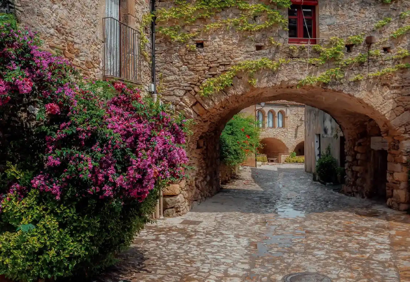 Peratallada - Sociedad Peratallada - Sociedad