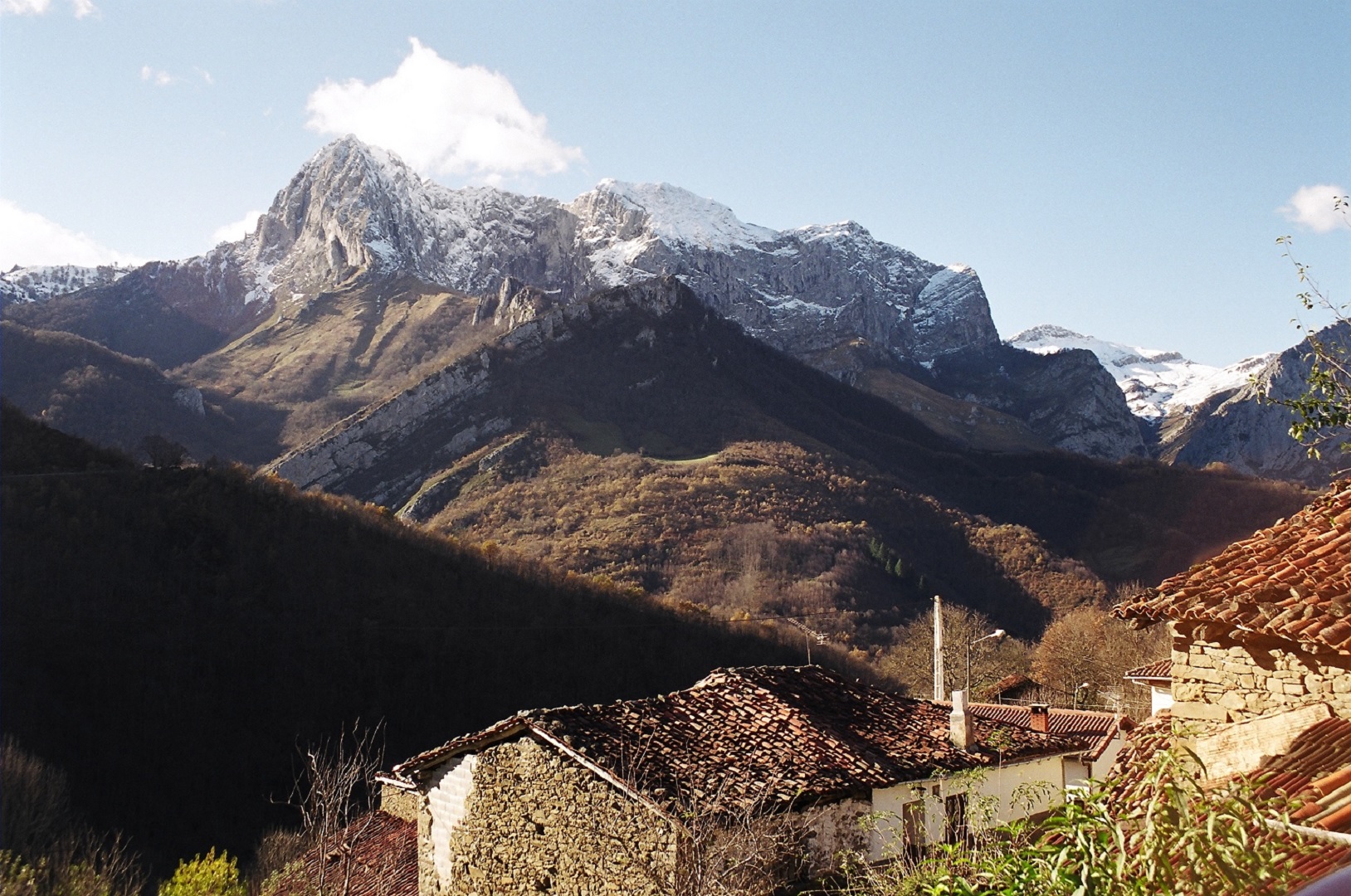 La ruta de senderismo en Asturias que no tiene fama y te llevará al paraíso La ruta de senderismo en Asturias que no tiene fama y te llevará al paraíso