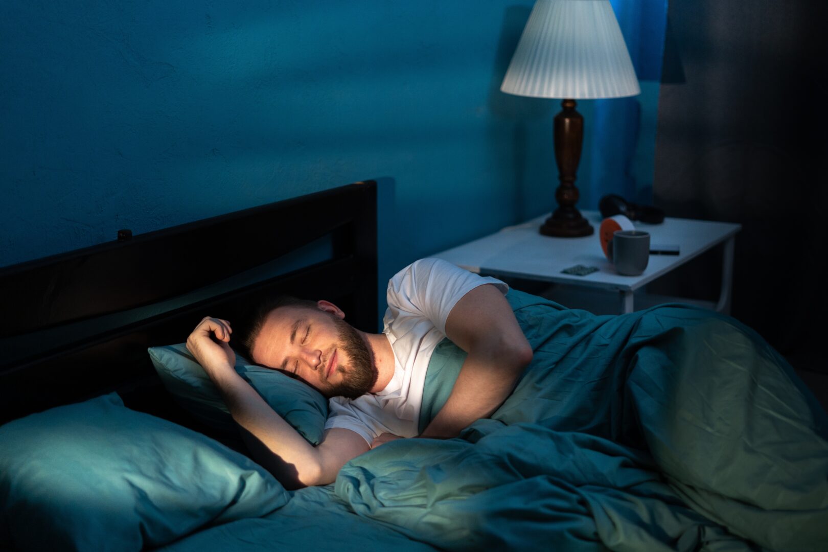 Un hombre durmiendo Un hombre durmiendo
