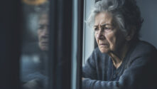 Mujer mayor con depresión - pensiones - viudas
