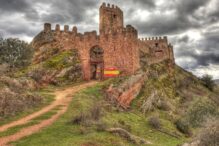 Castillo de Riba de Santiuste - Sociedad