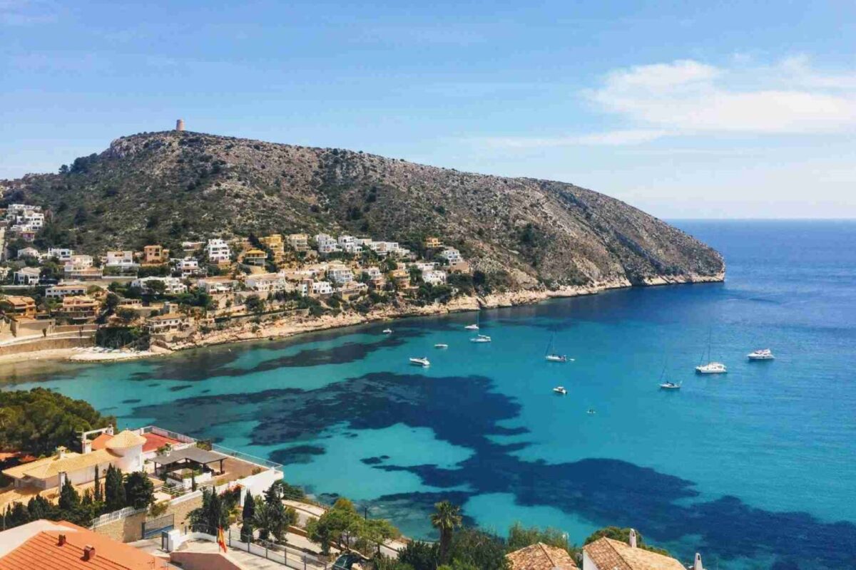 Moraira - Sociedad