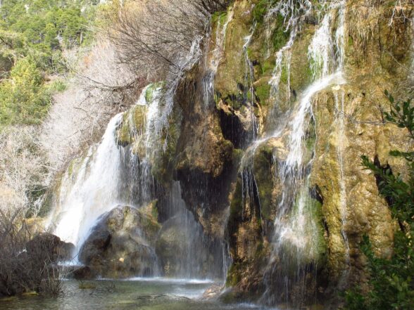 Pueblo con cascadas en Cuenca, Vega del Codorno