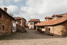 Carmona (Cantabria) - Sociedad